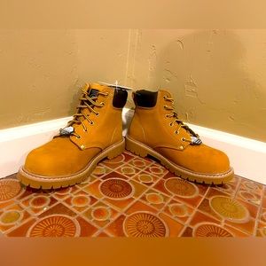 Skechers Memory foam Steel toe Boots!